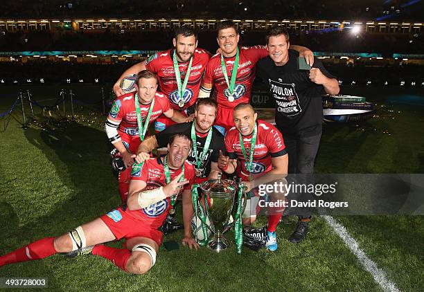 Michael Claassens, Bakkies Botha; Danie Rossouw; Craig Burden; Juan Smith; Bryan Habana and Joe van Niekerk of Toulon and South Africa celebrate...