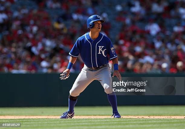 Norichika Aoki of the Kansas City Royals leads off of second base after coming into the game against the Los Angeles Angels of Anaheim as a pinch...