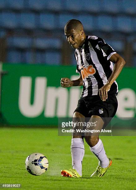 Leonardo Silva of Atletico MG in action during a match between Atletico MG and Criciuma as part of Brasileirao Series A 2014 at Joao Lamego Stadium...