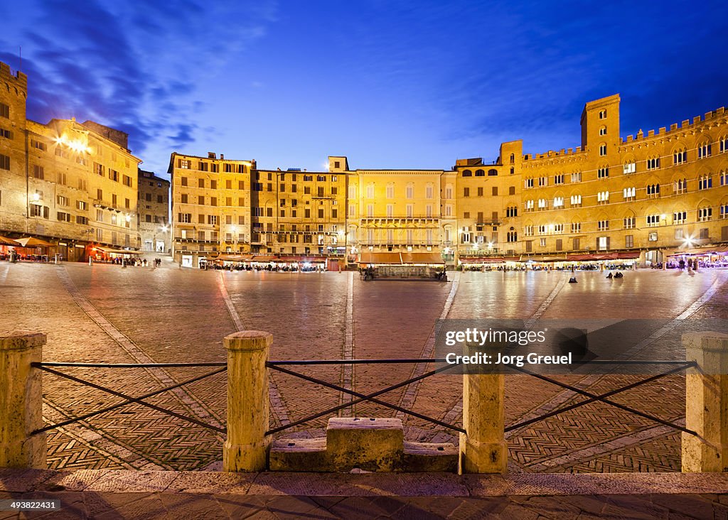 Piazza del Campo at dusk