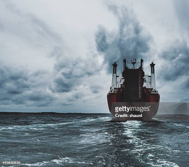wake de container ship - poupe photos et images de collection