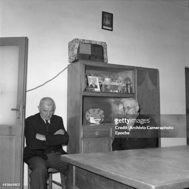 Zaverio and Angelo Roncalli in their home the day of the election.