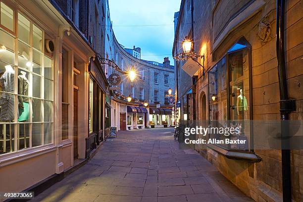 rose crescent in cambridge at dusk - cambridge england stock pictures, royalty-free photos & images
