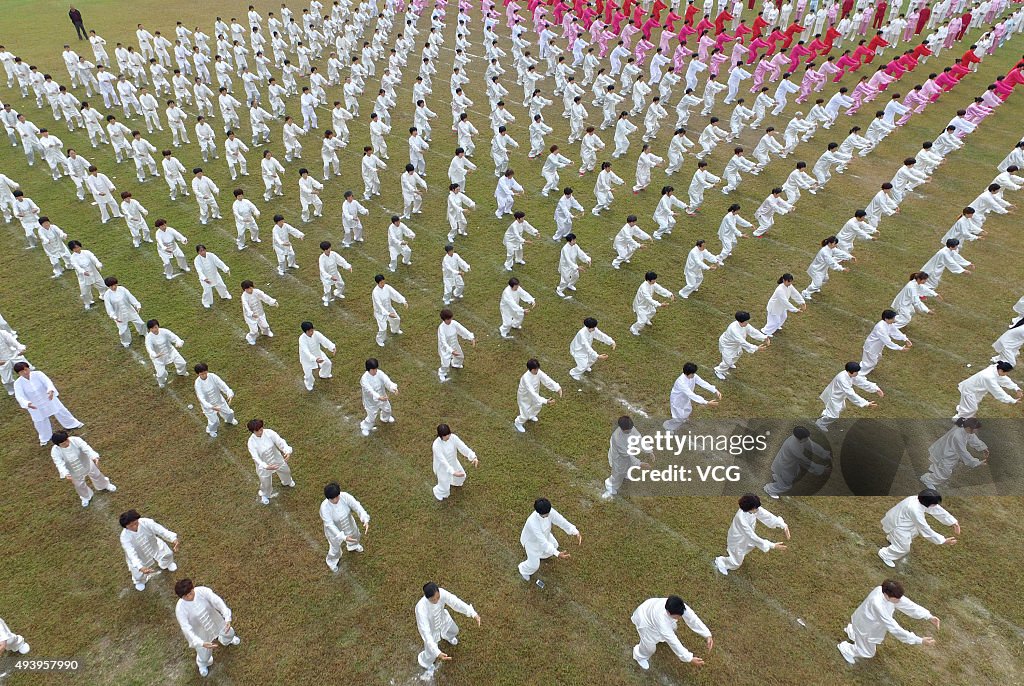 Hundreds Of People Practice Qi Gong In Taizhou