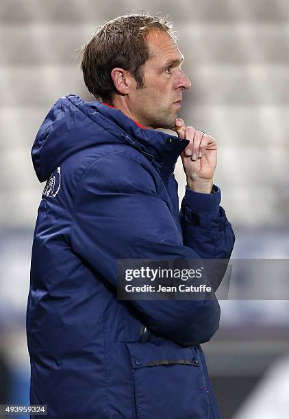 Coach of The Netherlands Arjan van der Laan looks on during the women's international friendly match between France and The Netherlands at Stade Jean...