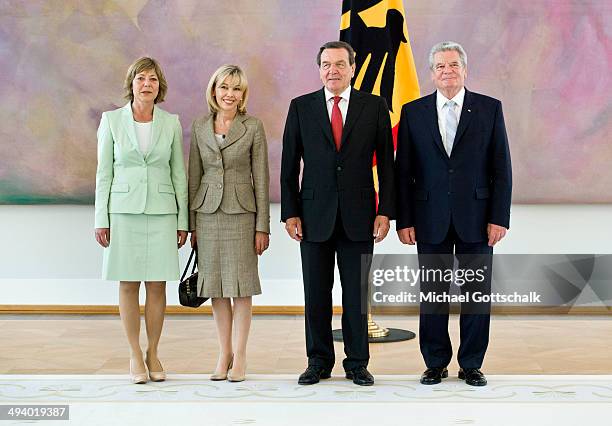 German President Joachim Gauck and his partner Daniela Schadt welcome former German chancellor Gerhard Schroeder and his wife Doris Schroeder-Koepf...