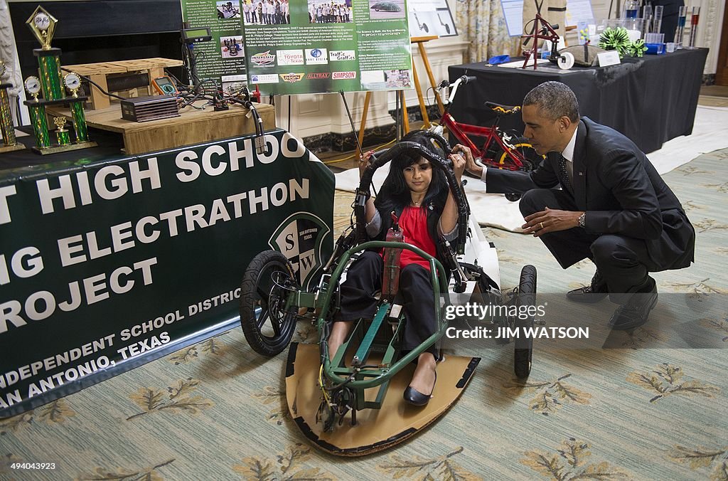 US-POLITIS-SCIENCE-FAIR-OBAMA