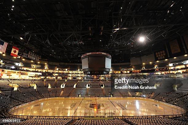 General view of the ice is shown before Game Three of the Third Round of the 2014 Stanley Cup Playoffs between the Chicago Blackhawks and the Los...