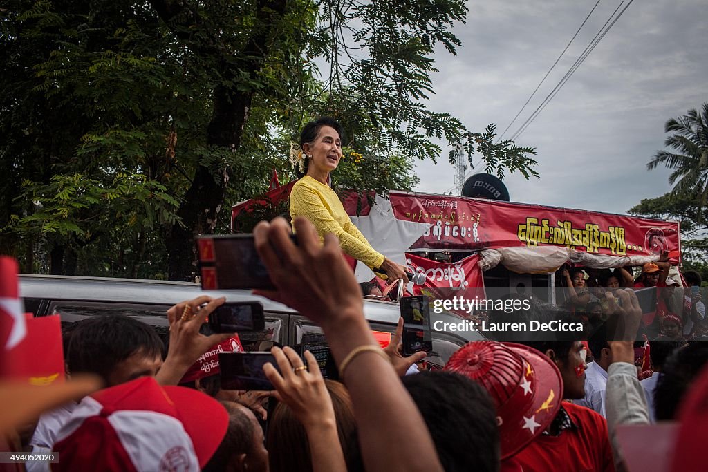 Aung San Suu-Kyi Visits Kawhmu During Campaign Trail