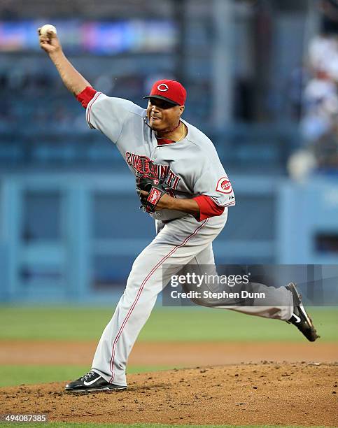 Alfredo Simon of the Cincinnati Reds throws a pitch against the Los Angeles Dodgers at Dodger Stadium on May 27, 2014 in Los Angeles, California.