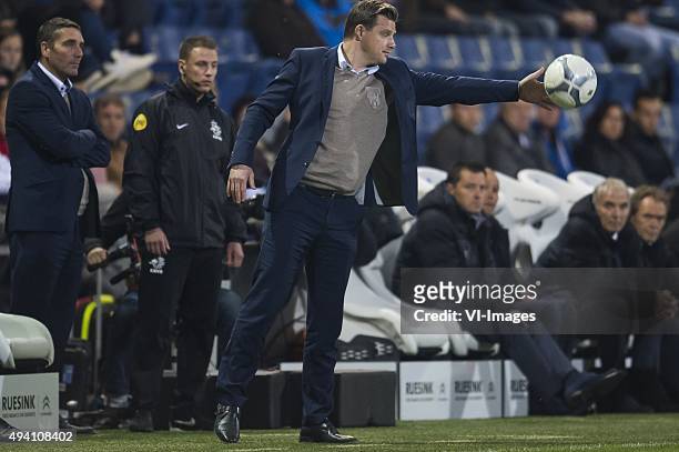 Coach John Stegeman of Heracles Almelo during the Dutch Eredivisie match between De Graafschap and Heracles Almelo at the Vijverberg on October 24,...