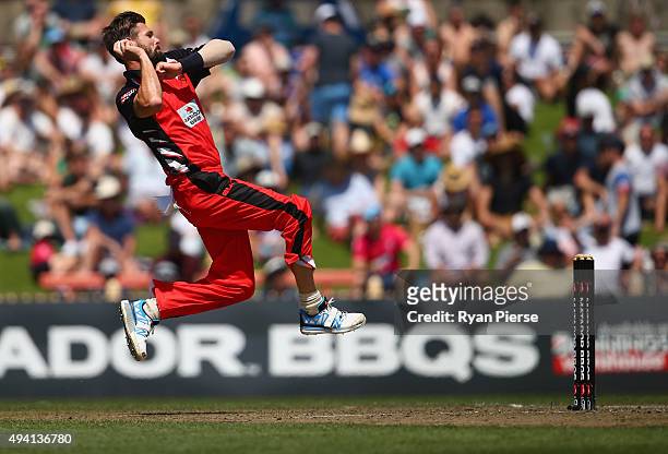 Kane Richardson of the Redbacks bowls during the Matador BBQs One Day Cup final match between New South Wales and South Australia at North Sydney...