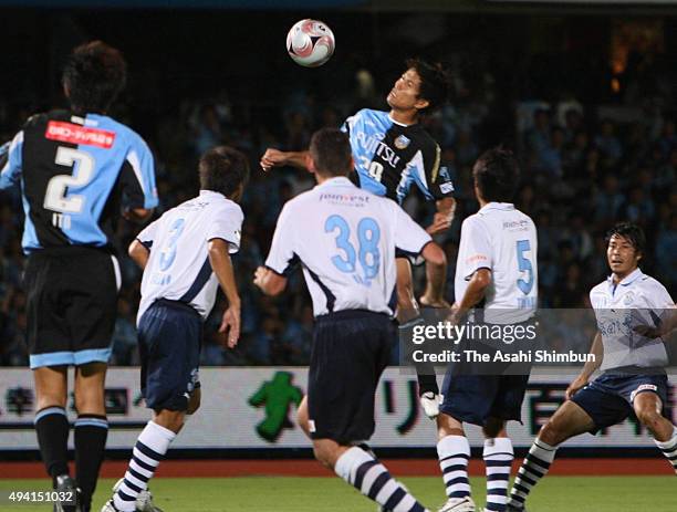 Hiroyuki Taniguchi of Kawasaki Frontale scores his team's first goal during the J.League match between Kawasaki Frontale and Jubilo Iwata at Todoroki...