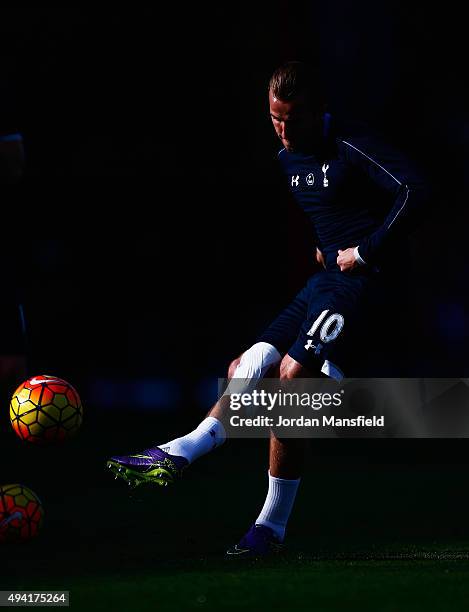 Harry Kane of Tottenham Hotspur warms up prior to the Barclays Premier League match between A.F.C. Bournemouth and Tottenham Hotspur at Vitality...