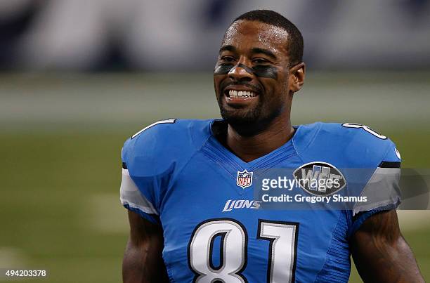 Calvin Johnson of the Detroit Lions warms up prior to the game agains the Minnesota Vikings at Ford Field on October 25, 2015 in Detroit, Michigan.