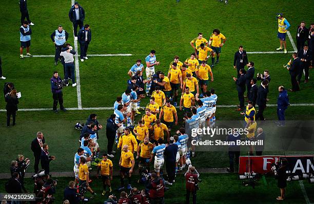 Argentina applaus the Australian team during the 2015 Rugby World Cup Semi Final match between Argentina and Australia at Twickenham Stadium on...