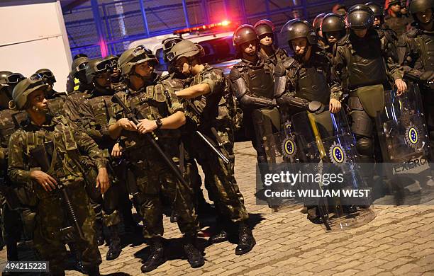 Australia Riot Control Australian Socceroos Arrive In Brazil Photos and Premium High Res ...