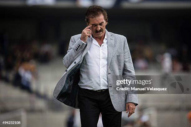 Ricardo La Volpe coach of Jaguares walks on the sideline during the 14th round match between Pumas UNAM and Chiapas as part of the Apertura 2015 Liga...