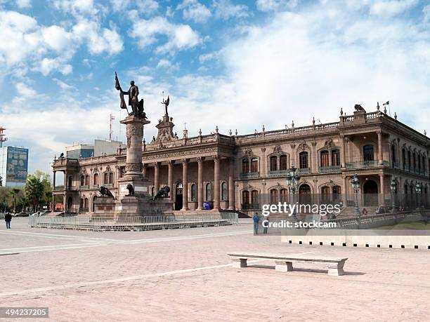 palacio gobierno, monterrey, méxico - monterrey macroplaza - fotografias e filmes do acervo