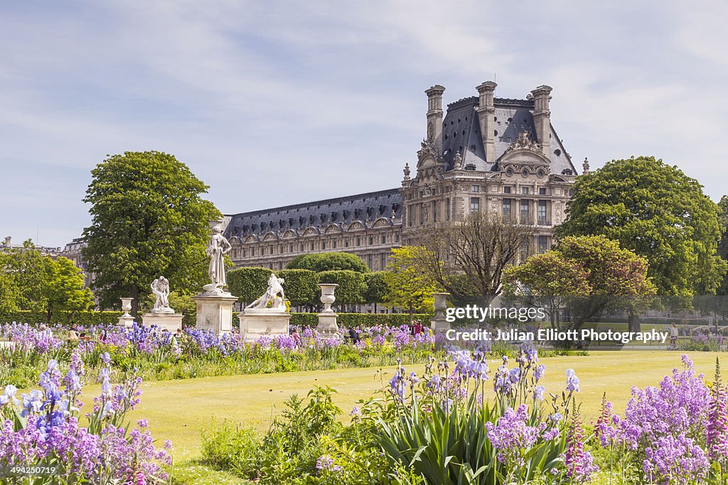 Jardin des Tuileries and the Louvre Museum, Paris.