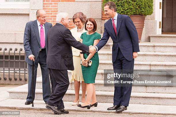 King Juan Carlos , Queen Sofia and Prince Felipe of Spain meet president of Panama Ricardo Martinelli and wife Marta Linares at Zarzuela Palace on...