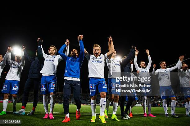 Norrkoping players celebrate the win after the IFK Norrkoping vs Halmstad BK - Allsvenskan match at Nya Parken on October 25, 2015 in Norrkoping,...