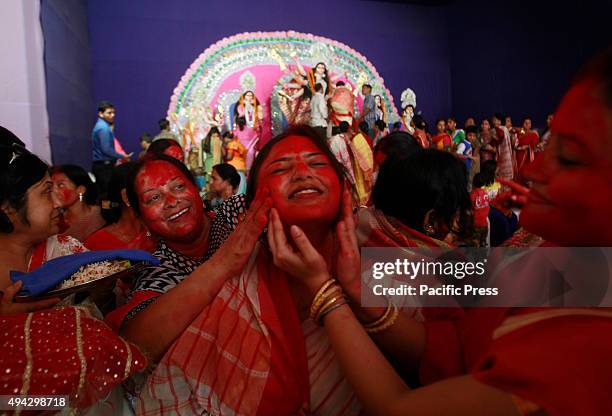 Vermilion Powder 85 Sindhur Stock Photos, High-Res Pictures, and Images - Getty Images