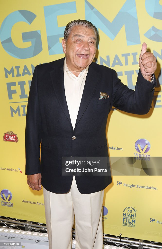 Don Francisco Receives Award At GEMS 2015