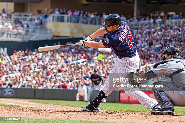 Chris Parmelee of the Minnesota Twins bats against the Seattle Mariners on May 18, 2014 at Target Field in Minneapolis, Minnesota. The Mariners...