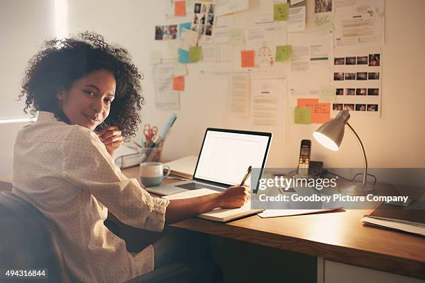 motivated to make it work - computer screen over shoulder stock pictures, royalty-free photos & images