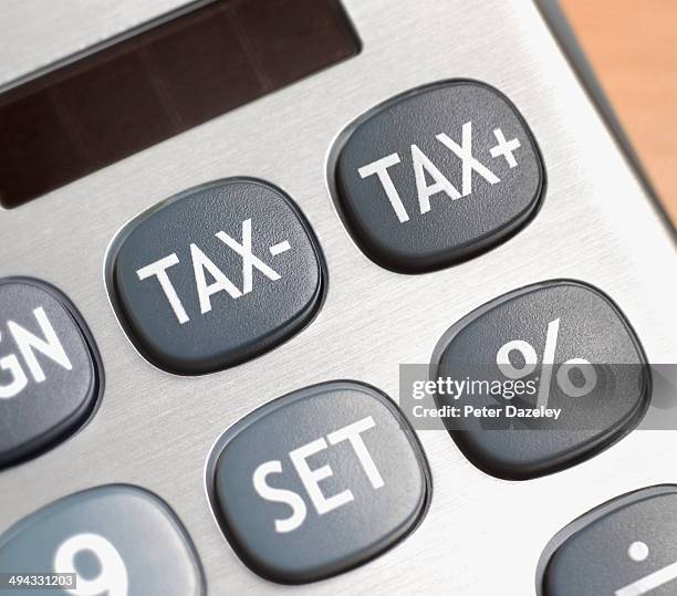 tax/irs calculator - evasión fiscal fotografías e imágenes de stock