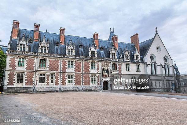 chateau de blois - blois castle - france - blois stock pictures, royalty-free photos & images