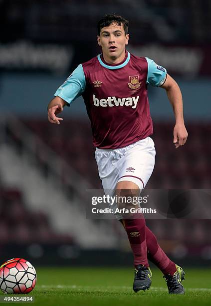 Josh Cullen of West Ham United in action during the U21 fixture between West Ham United and Fulham at Boleyn Ground on October 26, 2015 in London,...