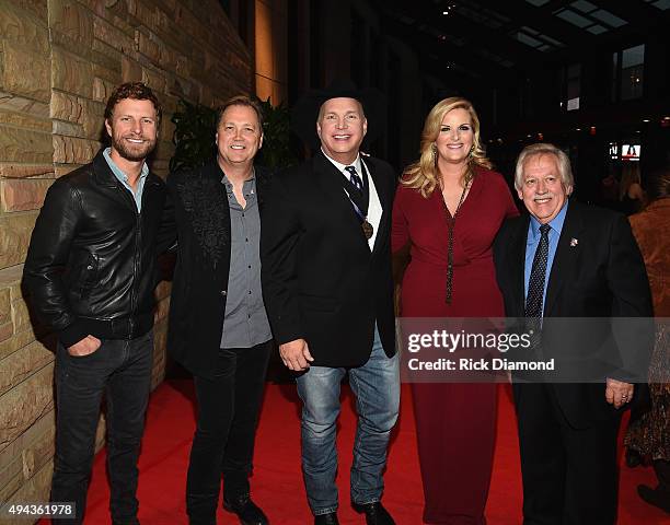 Dierks Bentley, Steve Wariner, Garth Brooks, Trisha Yearwood and John Conlee attend The Country Music Hall of Fame 2015 Medallion Ceremony at the...