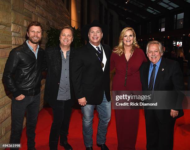 Dierks Bentley, Steve Wariner, Garth Brooks, Trisha Yearwood and John Conlee attend The Country Music Hall of Fame 2015 Medallion Ceremony at the...