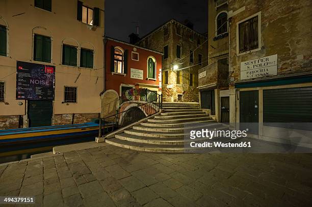 italy, venice, alley at night - venice italy night stock pictures, royalty-free photos & images