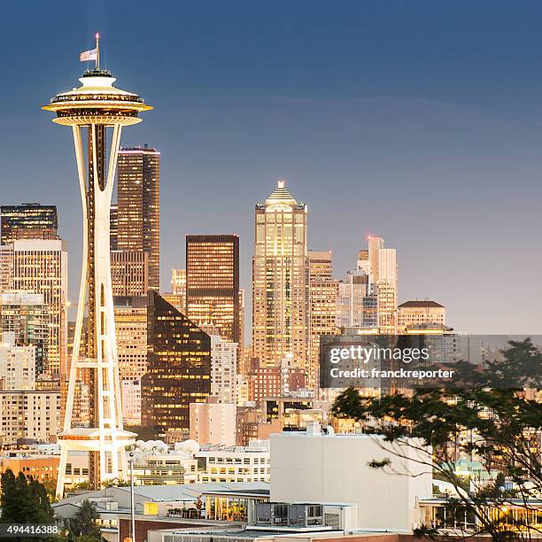 seattle skyline with space needle tower - space needle stock pictures, royalty-free photos & images