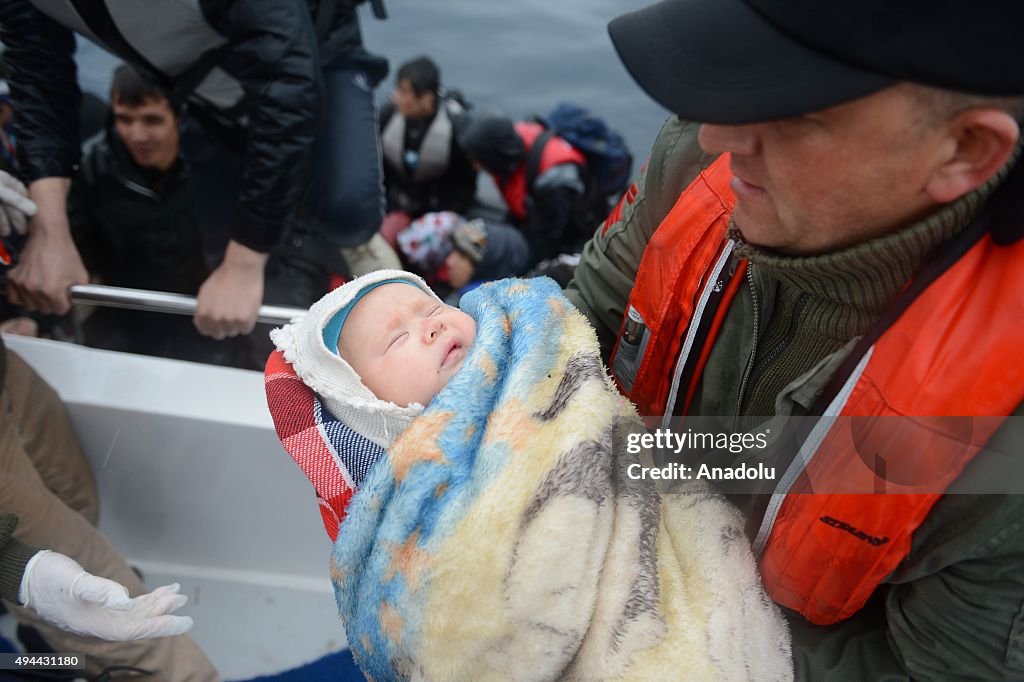 Coast guards rescue refugees off Turkish shores