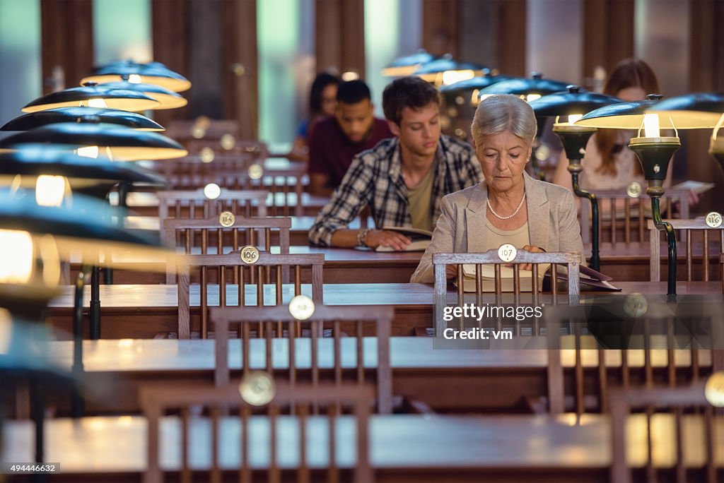 People Sitting In Public Library High-Res Stock Photo - Getty Images