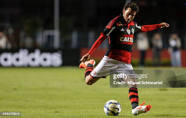 Elano of Flamengo run with the ball during a match between Flamengo and Figueirense of Brasileirao Series A 2014 at Morumbi Stadium on May 29, 2014...