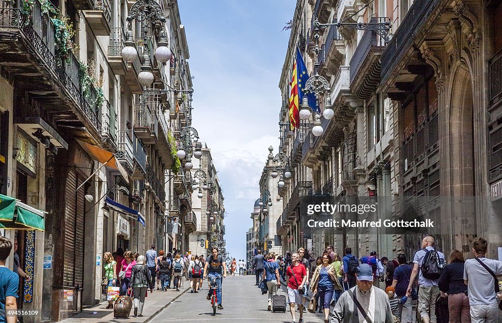 Lively Carrer de Ferran Barcelona