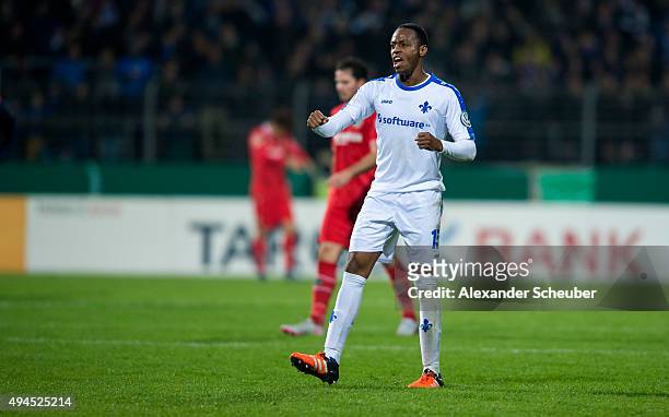 Junior Diaz of SV Darmstadt 98 celebrates the victory during the second round of the DFB Cup between SV Darmstadt 98 and Hannover 96 at Merck-Stadion...