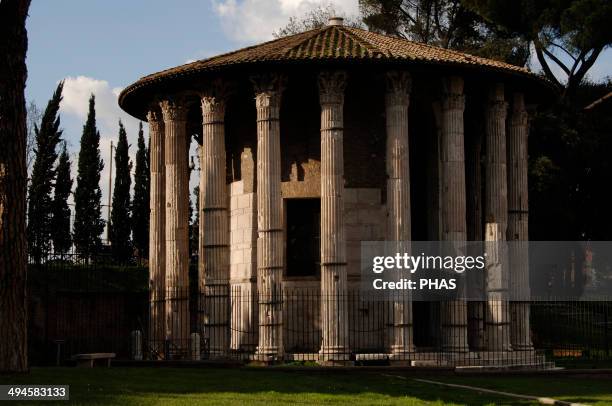 Rectangular Temple Rome 27 Peripteral Temple Stock Photos, High-Res Pictures, and Images ...