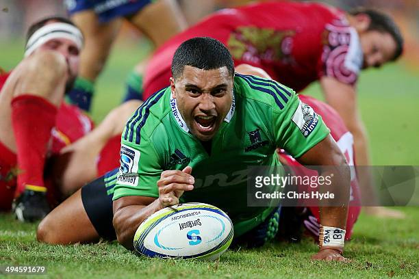 Lima Sopoaga of the Highlanders scores a try during the round 16 Super Rugby match between the Reds and the Highlanders at Suncorp Stadium on May 30,...