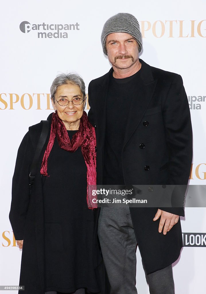 Liev Schreiber Mother