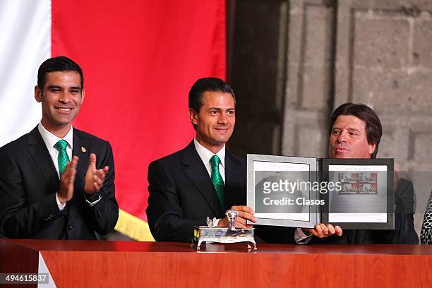 Rafael Marquez of Mexico, Miguel Herrera coach of Mexico and Enrique Peña Nieto President of Mexico attend a Mexico National Team Farewell Ceremony...