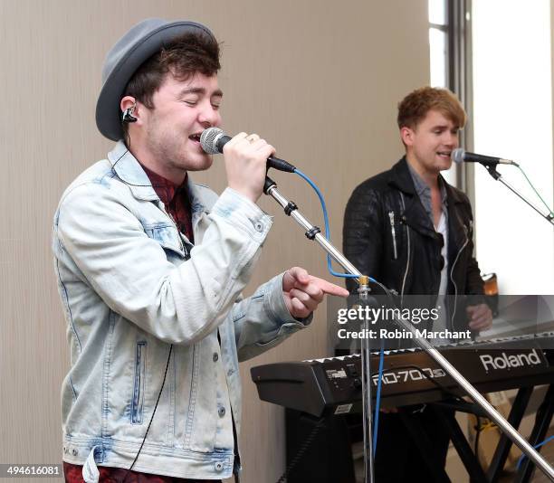 Jake Roche Singer 97 Robin Roche Stock Photos, High-Res Pictures, and Images - Getty Images
