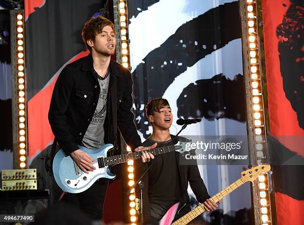 Luke Hemmings of 5 Seconds of Summer performs on the Citi Concert Series on TODAY at Rockefeller Plaza on October 28, 2015 in New York City.