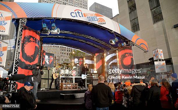Seconds of Summer performs on the Citi Concert Series on TODAY at Rockefeller Plaza on October 28, 2015 in New York City.