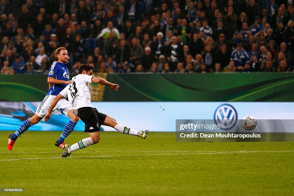 FC Schalke 04 v Borussia Moenchengladbach  - DFB Cup